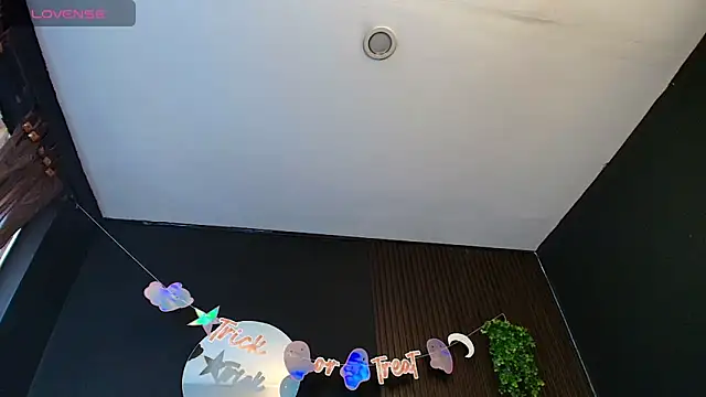 Aaron Jassell1 online show from 10.29.25