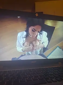 wolfwhite95 online show from 02.12.26