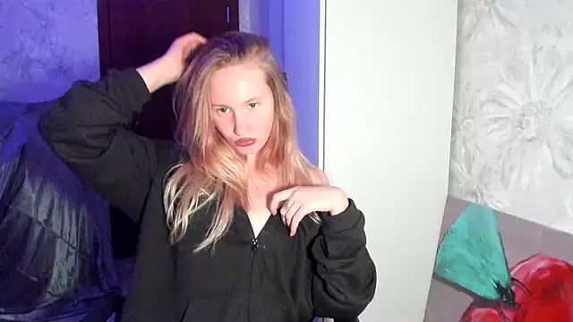 Snapshot of saint_cat25 chatting on 09.29.25 saint cat25 online show from 09.29.25