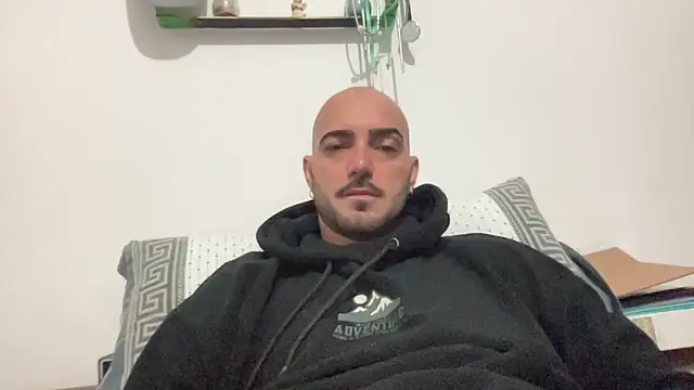 alessandromori91 online show from 12.18.25