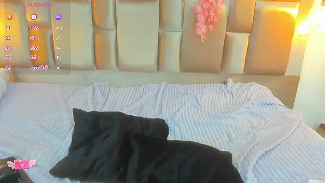 SeleneMiiller online show from 02.12.25
