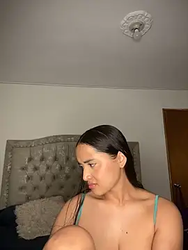 Snapshot of MollySanders___ chatting on 02.08.25 MollySanders    online show from 02.08.25