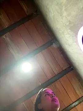 Snapshot of MollySanders___ chatting on 10.21.25 MollySanders    online show from 10.21.25