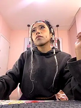 Violetta Suky online show from 10.13.25