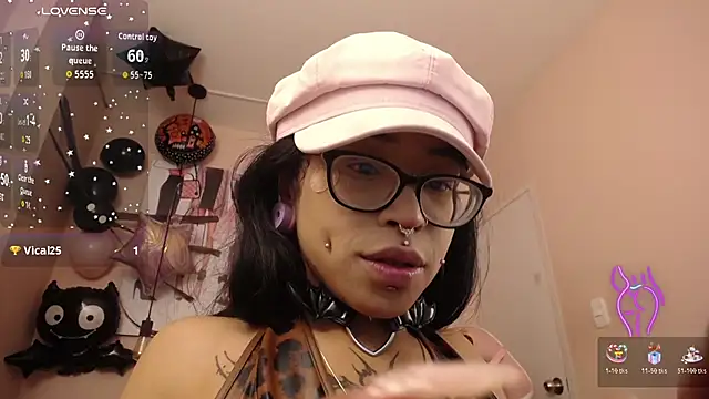 Violetta Suky online show from 10.30.25