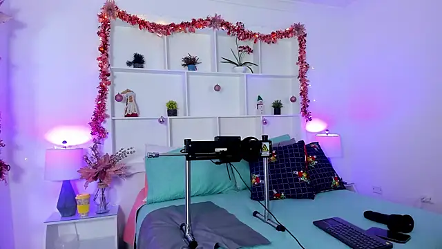 Jenifer Diaz online show from 12.18.24