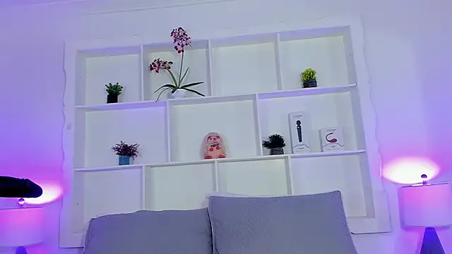 Jenifer Diaz online show from 02.16.26