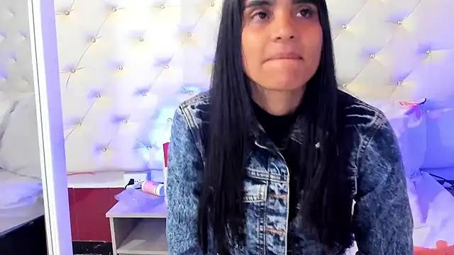 sophie pariss online show from 03.07.25