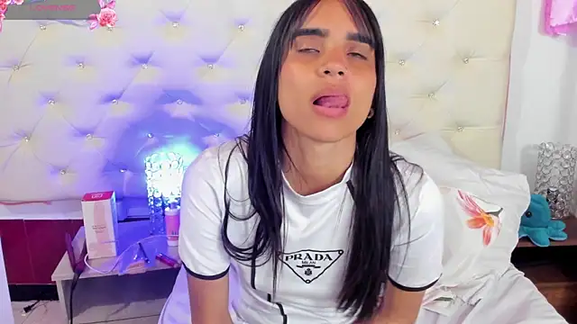 sophie pariss online show from 03.11.25