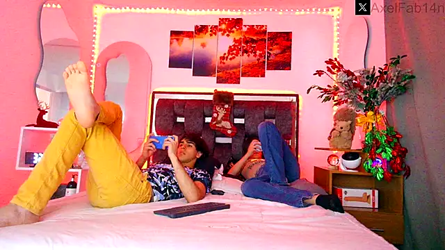 Snapshot of Alex_and_Fabian chatting on 12.11.24 Alex and Fabian online show from 12.11.24