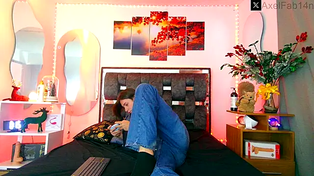 Snapshot of Alex_and_Fabian chatting on 12.17.24 Alex and Fabian online show from 12.17.24