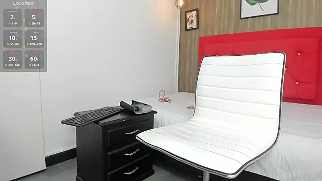 Snapshot of Hotkoljeixxx chatting on 12.03.24 Hotkoljeixxx online show from 12.03.24