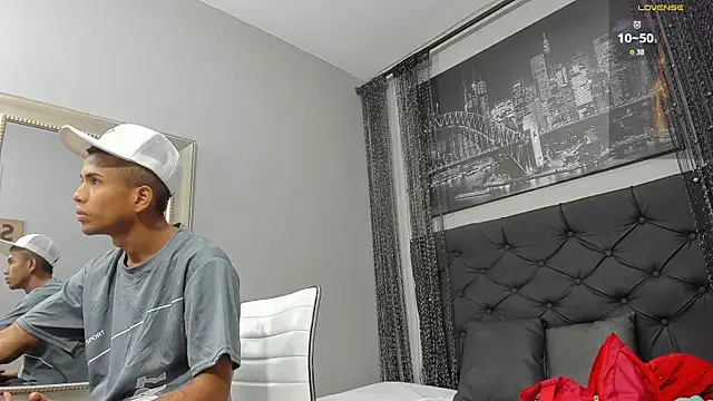 Snapshot of Hotkoljeixxx chatting on 01.10.25 Hotkoljeixxx online show from 01.10.25