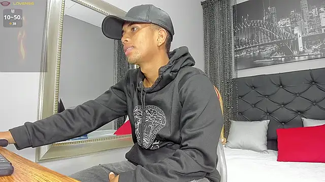 Snapshot of Hotkoljeixxx chatting on 03.15.25 Hotkoljeixxx online show from 03.15.25