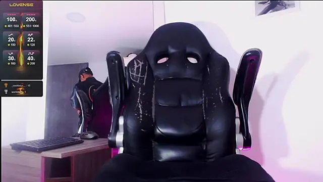 Snapshot of Hotkoljeixxx chatting on 03.20.25 Hotkoljeixxx online show from 03.20.25