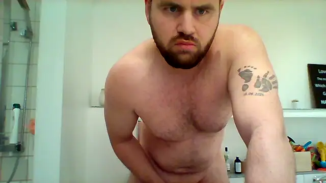 Snapshot of danishcock2 chatting on 03.19.25 danishcock2 online show from 03.19.25