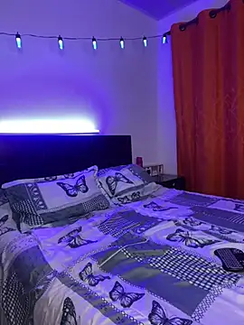 Snapshot of Isa_bel chatting on 12.10.24 Isa bel online show from 12.10.24