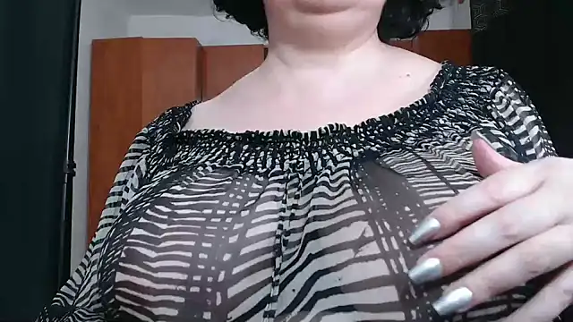 Snapshot of _MissJ_ chatting on 01.09.25 MissJ online show from 01.09.25