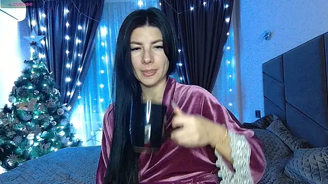 Snapshot of NessyStar chatting on 12.27.24 NessyStar online show from 12.27.24