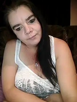 Hornyparratjie online show from 05.24.26