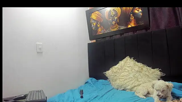 Snapshot of Evaaross_2345 chatting on 10.17.25 Evaaross 2345 online show from 10.17.25