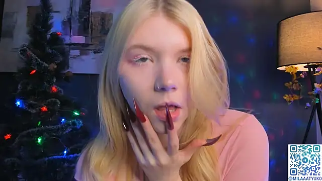 DaisyElmers online show from 12.26.24