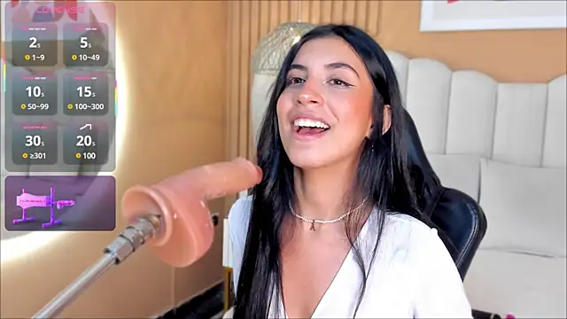 Snapshot of zia_cooper chatting on 02.04.25 zia cooper online show from 02.04.25