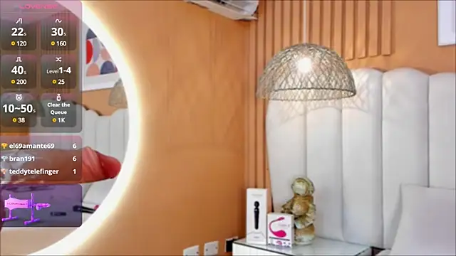 Snapshot of zia_cooper chatting on 02.07.25 zia cooper online show from 02.07.25