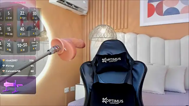 Snapshot of zia_cooper chatting on 02.28.25 zia cooper online show from 02.28.25