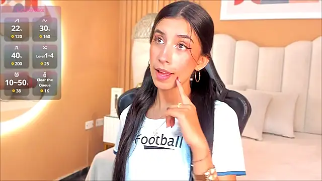 Snapshot of zia_cooper chatting on 03.18.25 zia cooper online show from 03.18.25