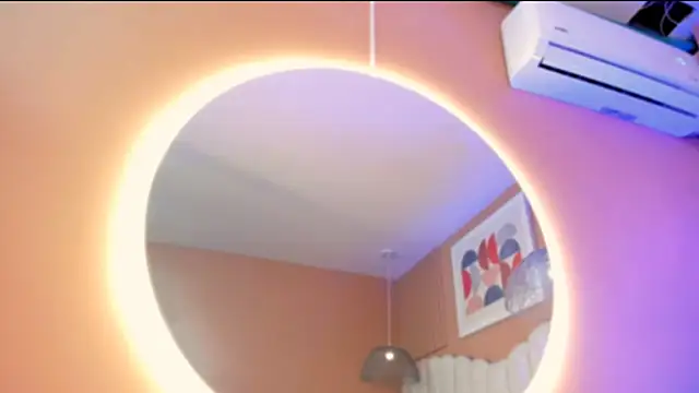 Snapshot of zia_cooper chatting on 10.07.25 zia cooper online show from 10.07.25