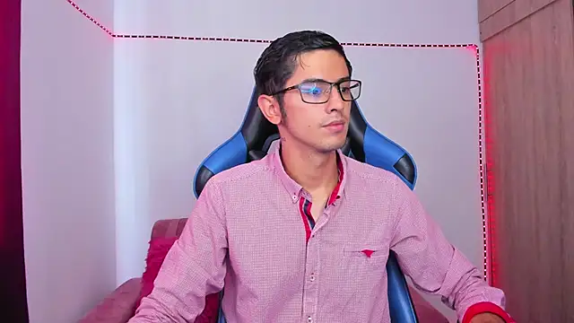 Snapshot of Ethan_Sai___ chatting on 12.06.24 Ethan Sai online show from 12.06.24