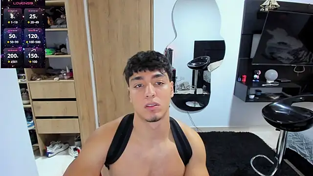 Snapshot of Cristhian_Evans chatting on 09.17.25 Cristhian Evans online show from 09.17.25