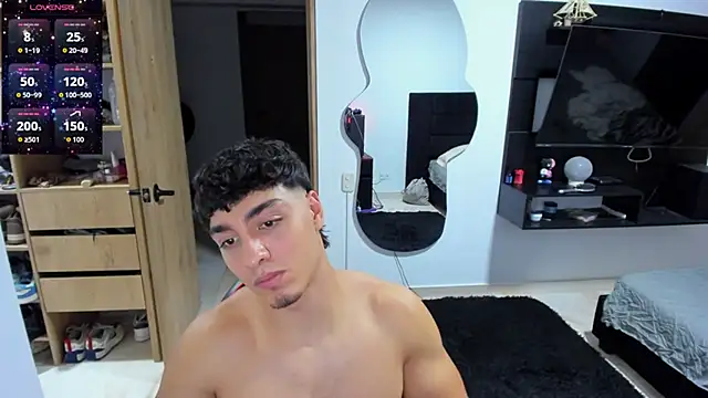 Snapshot of Cristhian_Evans chatting on 09.18.25 Cristhian Evans online show from 09.18.25