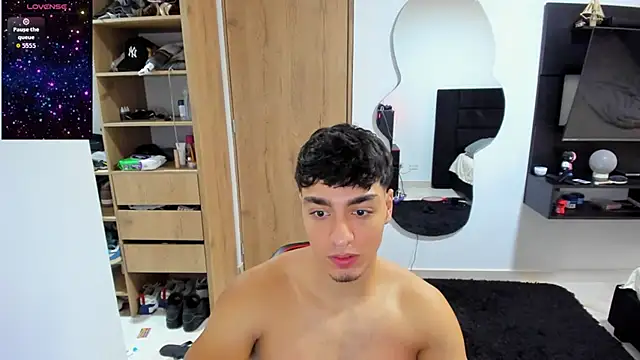 Snapshot of Cristhian_Evans chatting on 09.20.25 Cristhian Evans online show from 09.20.25