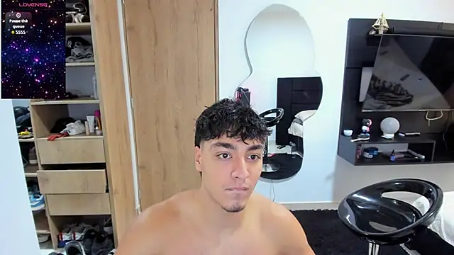 Snapshot of Cristhian_Evans chatting on 09.23.25 Cristhian Evans online show from 09.23.25