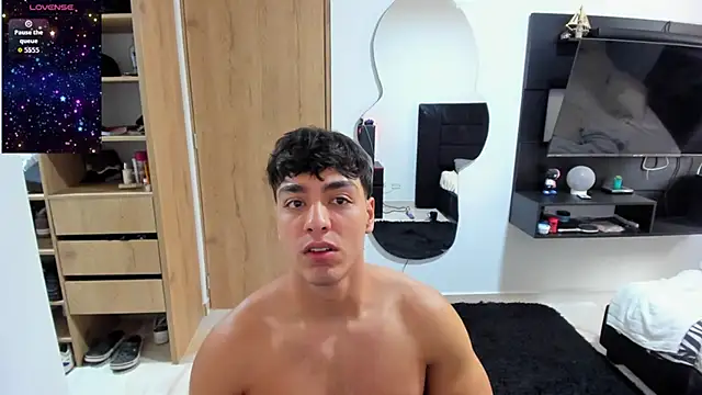 Snapshot of Cristhian_Evans chatting on 10.06.25 Cristhian Evans online show from 10.06.25