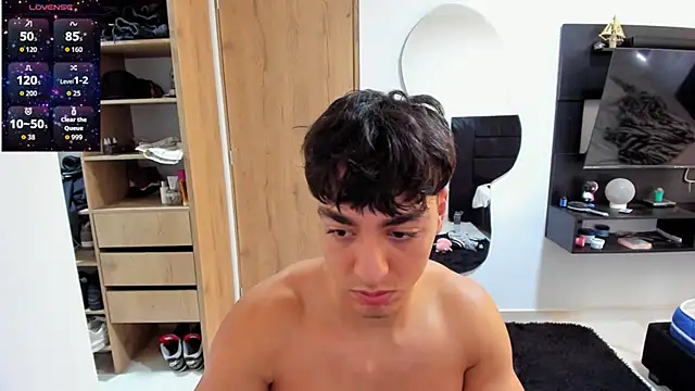 Snapshot of Cristhian_Evans chatting on 10.09.25 Cristhian Evans online show from 10.09.25