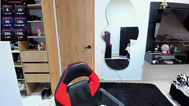 Snapshot of Cristhian_Evans chatting on 10.11.25 Cristhian Evans online show from 10.11.25