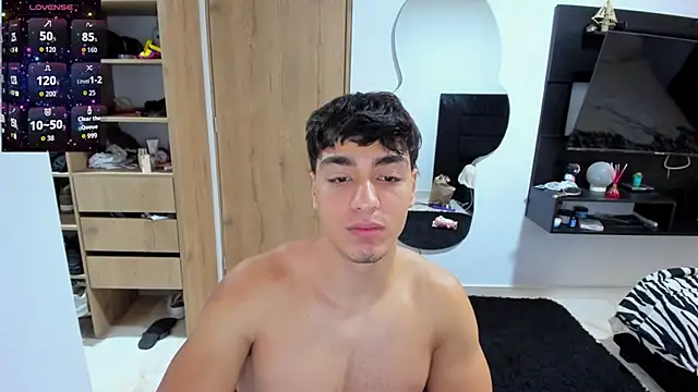 Snapshot of Cristhian_Evans chatting on 10.14.25 Cristhian Evans online show from 10.14.25