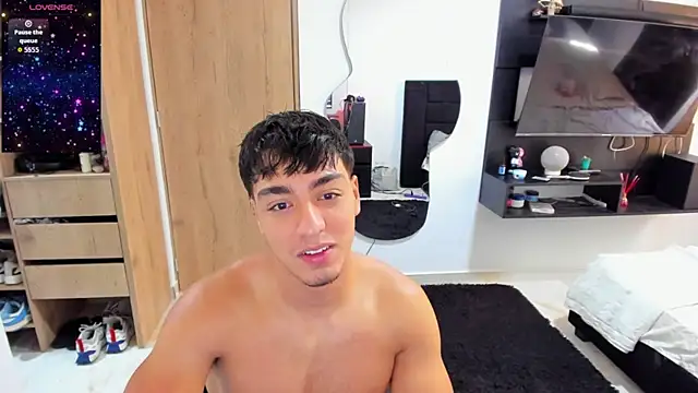 Snapshot of Cristhian_Evans chatting on 10.24.25 Cristhian Evans online show from 10.24.25