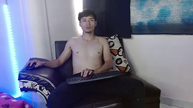 nolanjay  online show from 01.08.25