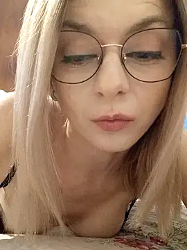 Butterfly Lily online show from 01.07.25