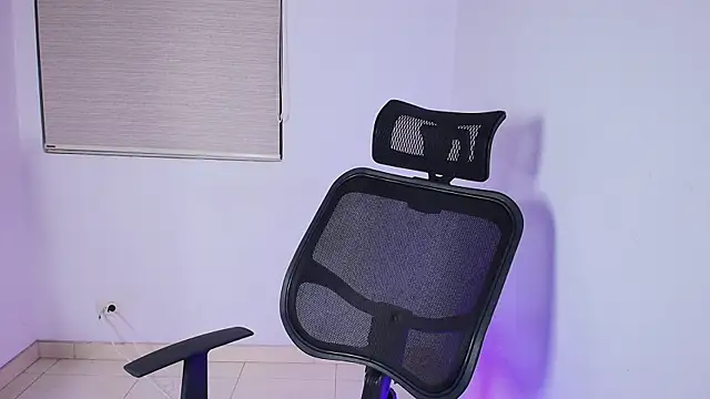 Snapshot of Justyn_Ross chatting on 10.02.25 Justyn Ross online show from 10.02.25