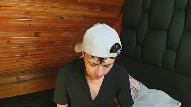 Snapshot of Justyn_Ross chatting on 10.17.25 Justyn Ross online show from 10.17.25