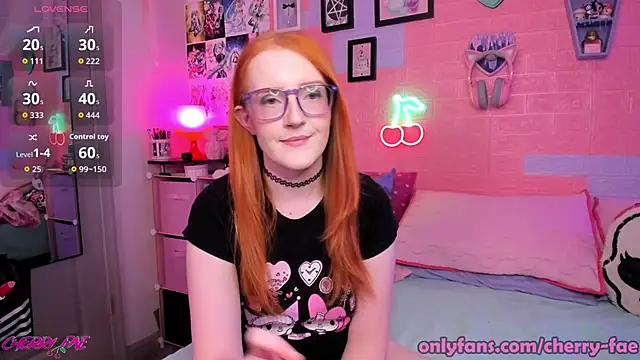 Snapshot of CherryFae chatting on 09.27.25 CherryFae online show from 09.27.25