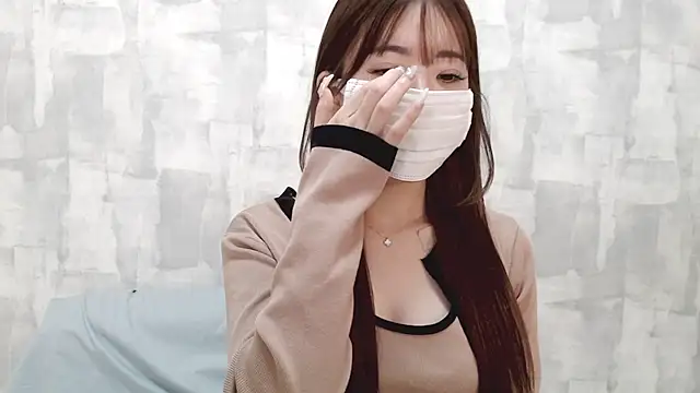 LOVE MOMO LOVE online show from 10.17.25