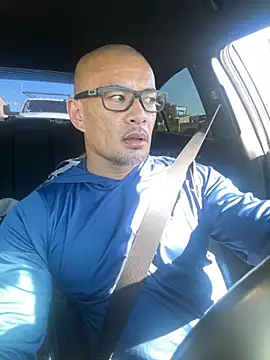 Snapshot of EatMyCake831 chatting on 10.28.25 EatMyCake831 online show from 10.28.25