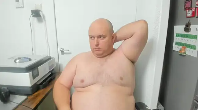 Snapshot of BigromeoXX chatting on 12.12.24 BigromeoXX online show from 12.12.24