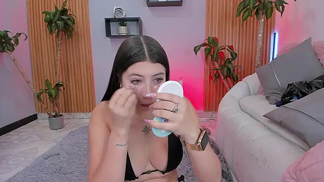 Aixaa charles online show from 11.21.25